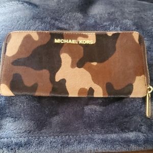 Micheal kors wallet